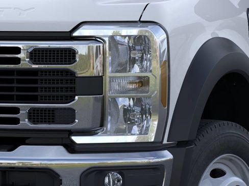 New 2026 Ford F450 XL w/ XL Chrome Package RWD image 32