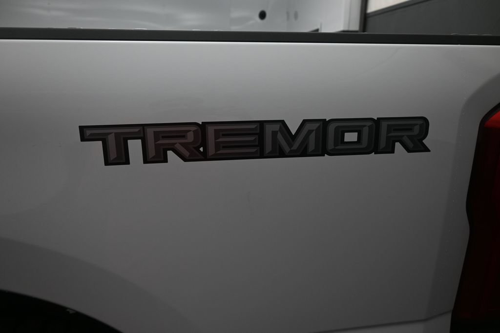 New 2027 Ford F250 XL w/ Tremor Off-Road Package AWD/4WD image 25