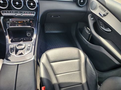 Certified 2017 Mercedes-Benz GLC 300 4MATIC image 33