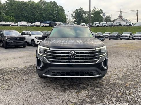 Used 2025 Volkswagen Atlas SE FWD image 3