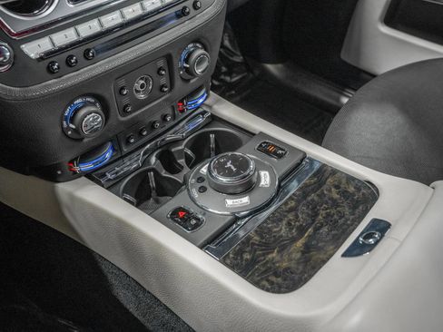 Used 2014 Rolls-Royce Ghost image 36
