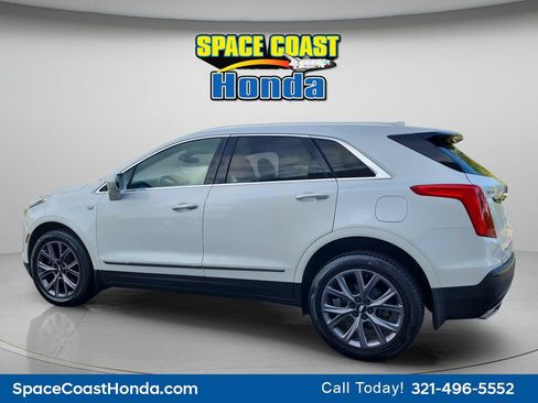 Used 2019 Cadillac XT5 Luxury w/ LPO, Black Ice Package AWD/4WD image 11
