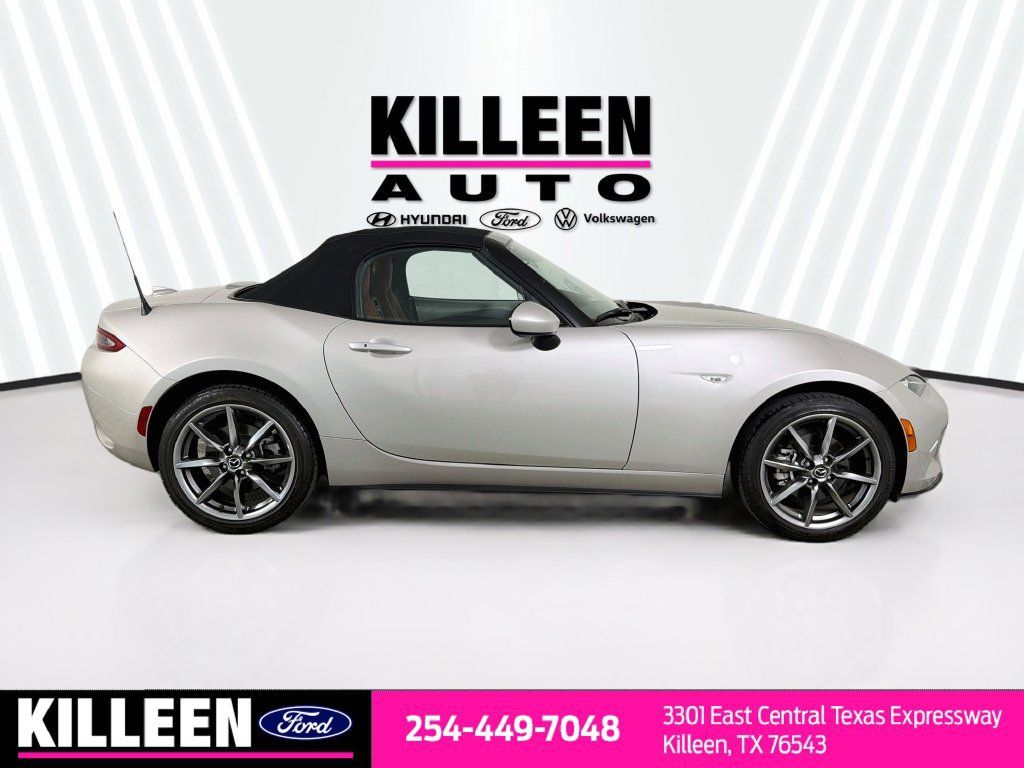 Used 2022 MAZDA MX-5 Miata Grand Touring w/ Weather Package RWD image 10