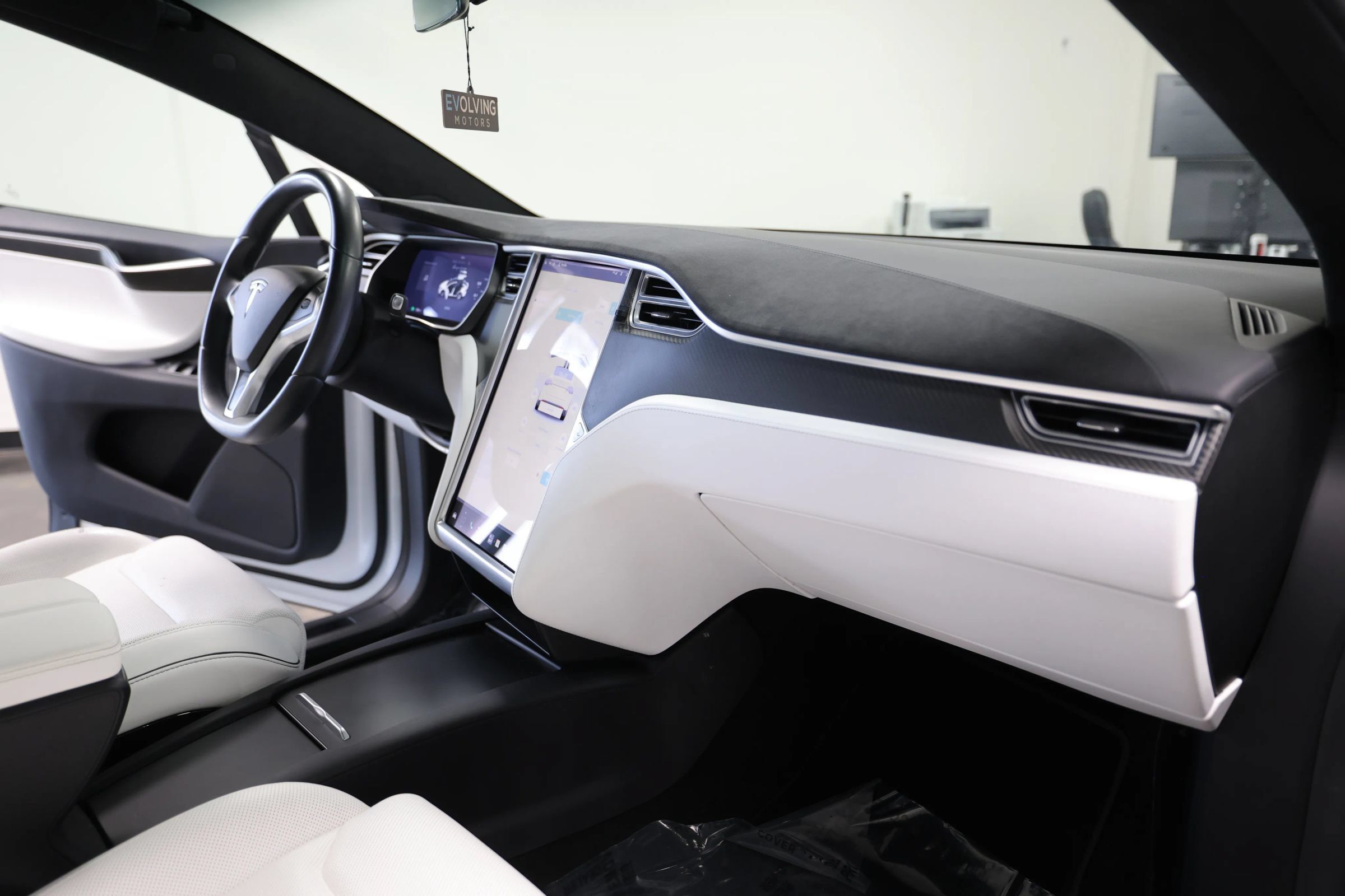 Used 2016 Tesla Model X Performance AWD/4WD image 36