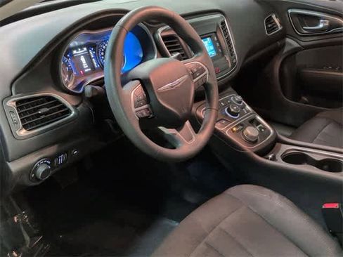 Used 2015 Chrysler 200 Limited image 10