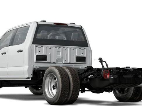 New 2025 Ford F550 4x4 Crew Cab Super Duty image 2