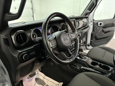 Used 2022 Jeep Wrangler Unlimited Sport image 16