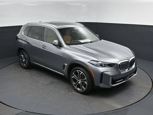 Certified 2026 BMW X5 sDrive40i w/ Climate Comfort Package RWD image 32