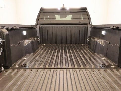 Certified 2025 Toyota Tacoma SR5 image 25