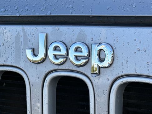 Used 2017 Jeep Wrangler Unlimited Sahara w/ Max Tow Package image 24