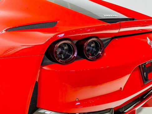 Used 2018 Ferrari 812 Superfast RWD image 41
