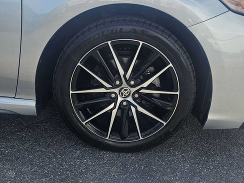 Used 2021 Toyota Camry SE FWD image 18