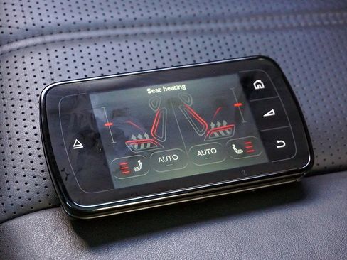 Used 2019 Bentley Bentayga V8 image 74