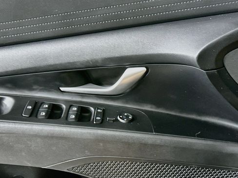Used 2021 Hyundai Elantra SEL FWD image 15