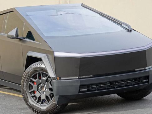 Used 2024 Tesla Cybertruck AWD Crew Cab image 48