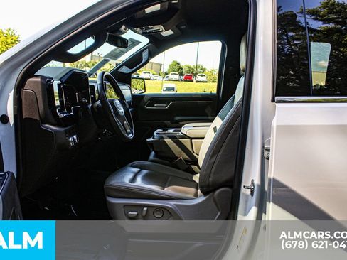 Used 2025 GMC Sierra 1500 SLT RWD image 16