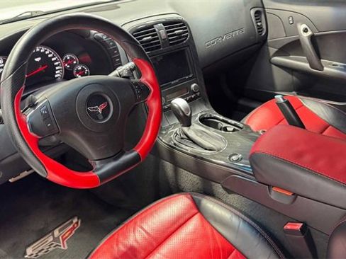 Used 2013 Chevrolet Corvette Convertible image 15