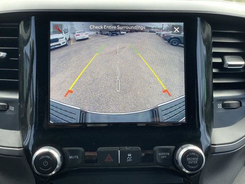 Used 2022 RAM 2500 Tradesman w/ Chrome Appearance Group image 21