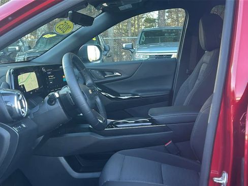 Certified 2025 Chevrolet Equinox LT w/ Safety and Technology Package image 27