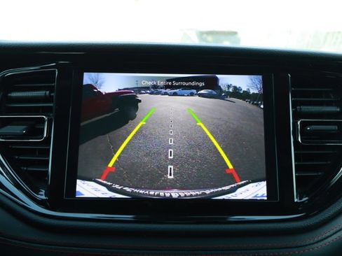 Used 2024 Dodge Durango GT image 17