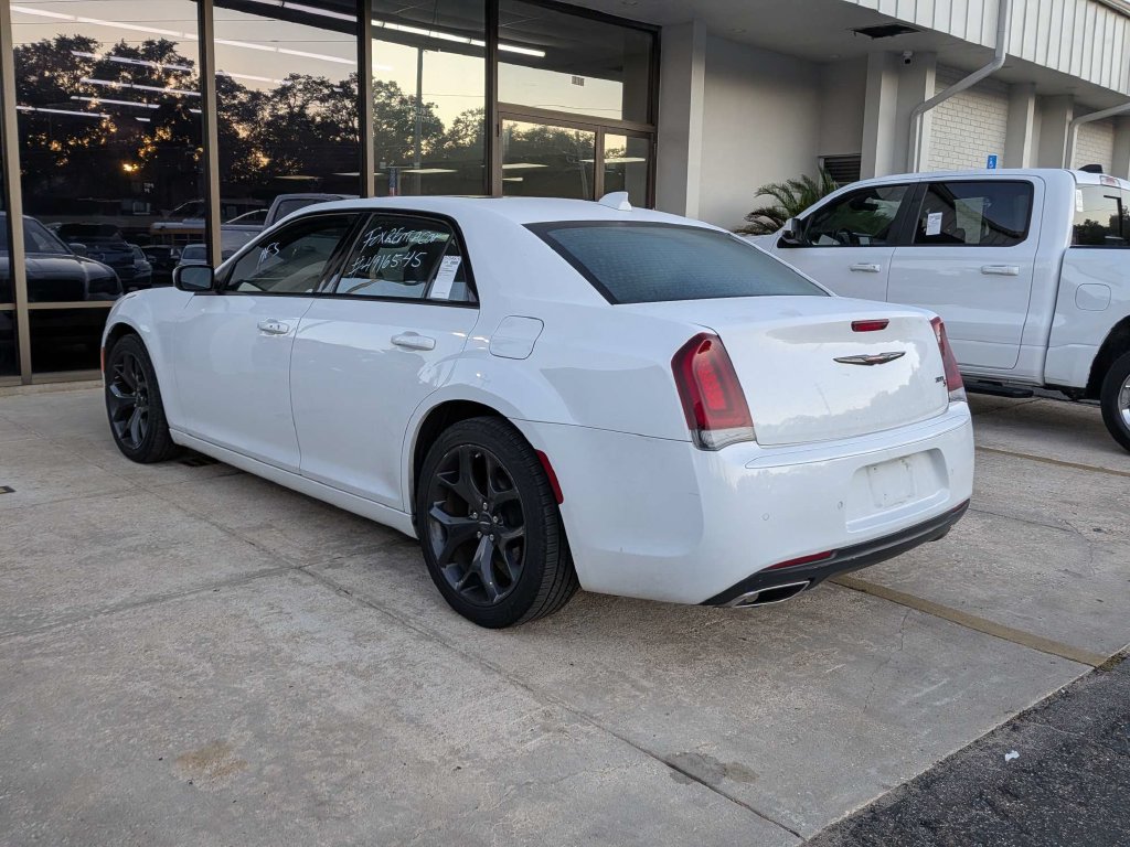 Used 2023 Chrysler 300 S RWD image 4