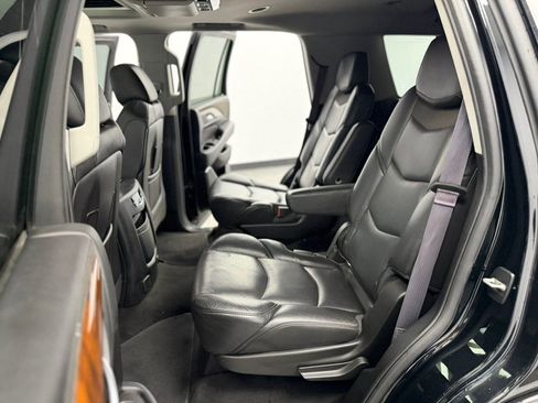 Used 2017 Cadillac Escalade Luxury AWD/4WD image 46