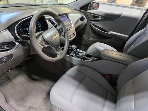Used 2022 Chevrolet Malibu LT FWD image 16