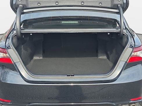 Used 2023 Toyota Camry SE image 12