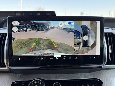 Certified 2025 Ford Expedition Active image 18