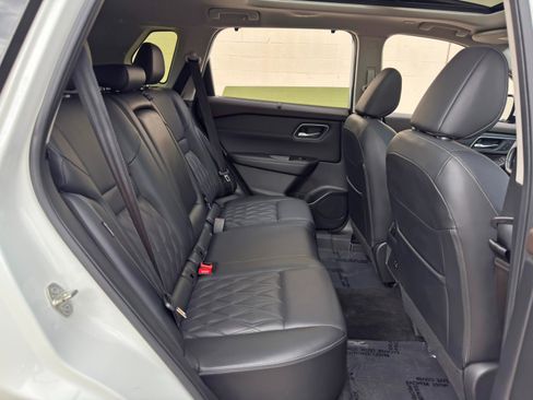 Used 2023 Nissan Rogue Platinum FWD image 37