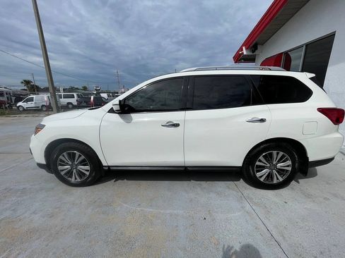 Used 2020 Nissan Pathfinder SV FWD image 16