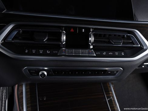 Used 2021 BMW X7 M50i image 40