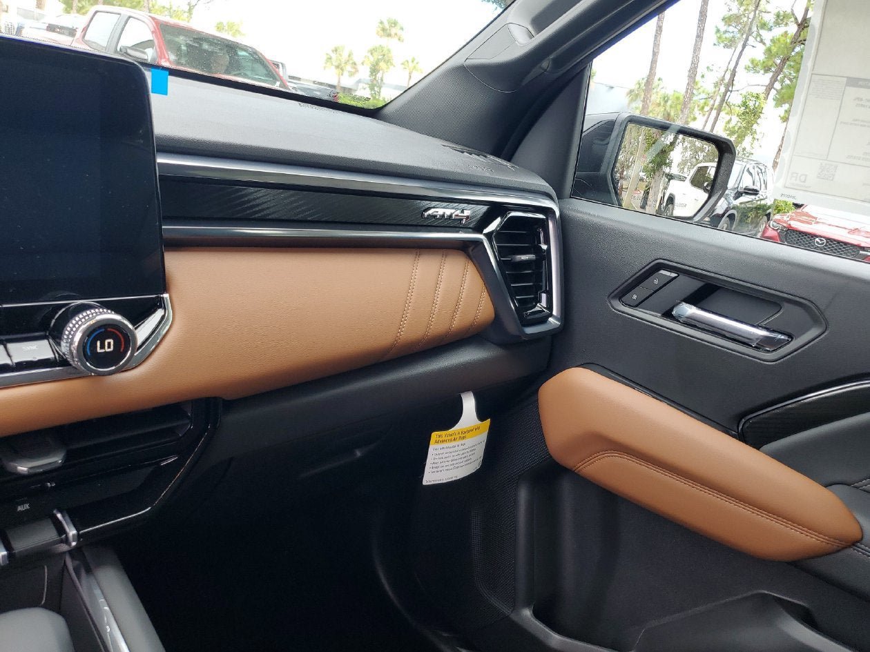 New 2026 GMC Canyon AT4 AWD/4WD image 26