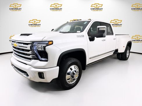 Used 2024 Chevrolet Silverado 3500 High Country w/ High Country Premium Package AWD/4WD image 3