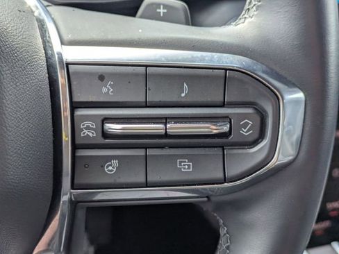 Used 2025 GMC Acadia Elevation FWD image 17