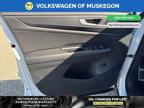 New 2026 Volkswagen Atlas Cross Sport SEL R-Line image 9