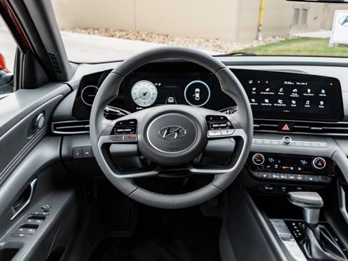 Certified 2023 Hyundai Elantra SEL w/ Convenience Package image 24