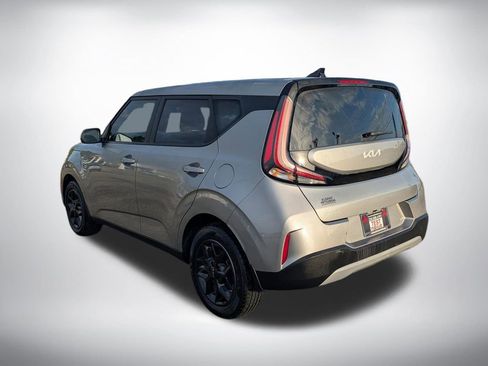 Used 2023 Kia Soul LX w/ Option Group 015 FWD image 5