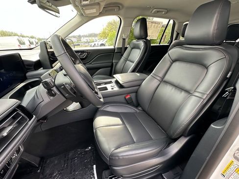 New 2026 Lincoln Aviator AWD image 18
