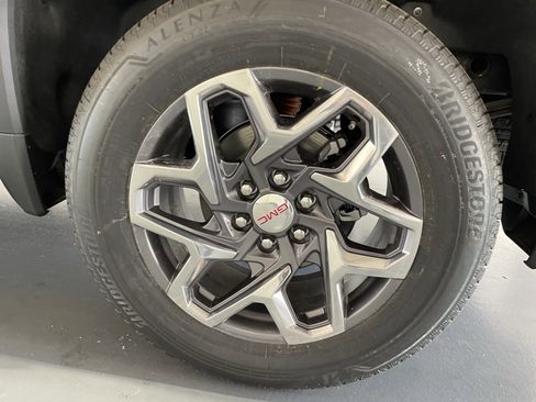 New 2026 GMC Sierra 1500 SLT w/ SLT Premium Plus Package RWD image 7