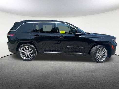 Used 2025 Jeep Grand Cherokee Summit AWD/4WD image 18
