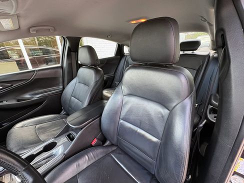 Used 2017 Chevrolet Malibu LT w/ Leather Package image 25