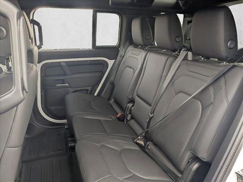 New 2025 Land Rover Defender 110 S image 15