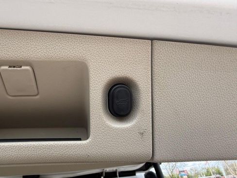 Used 2016 Cadillac Escalade ESV Premium AWD/4WD image 16