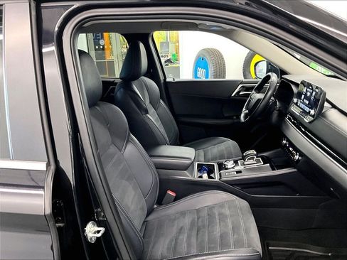 Used 2024 Mitsubishi Outlander SE AWD/4WD image 11