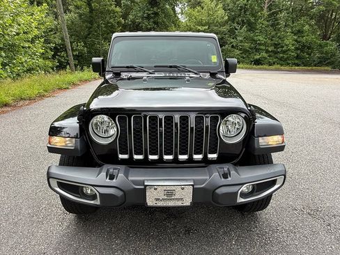 Used 2020 Jeep Gladiator Overland AWD/4WD image 3