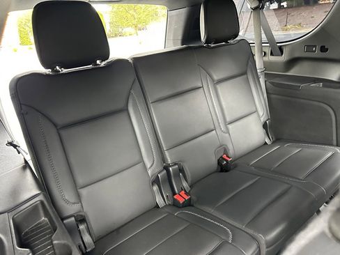 Used 2022 GMC Yukon XL Denali image 49