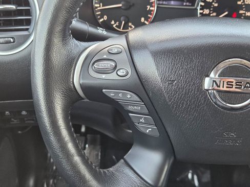 Used 2019 Nissan Pathfinder SL FWD image 27