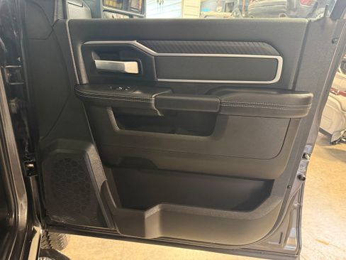 Used 2025 RAM 2500 Big Horn AWD/4WD image 8