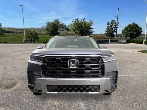 New 2026 Honda Pilot Touring image 8